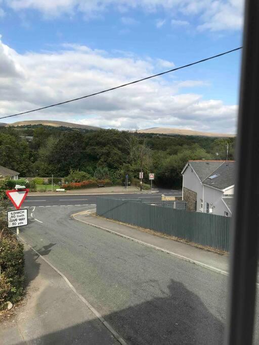 Cosy Cottage In Garnant Exterior photo
