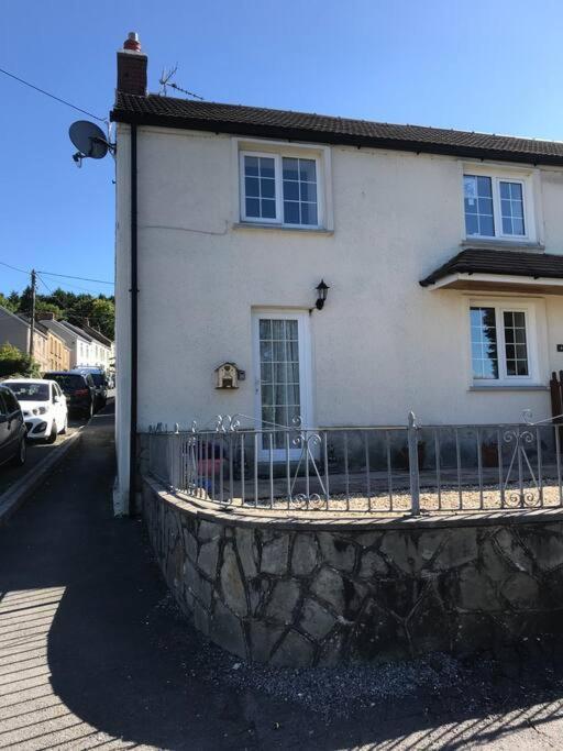 Cosy Cottage In Garnant Exterior photo